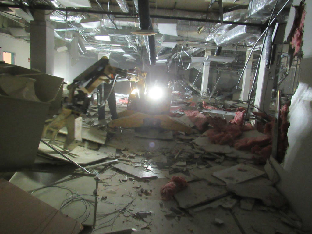 Servicios de demolición interior de alta calidad en Sant Jaume d'Enveja con EcoServeis