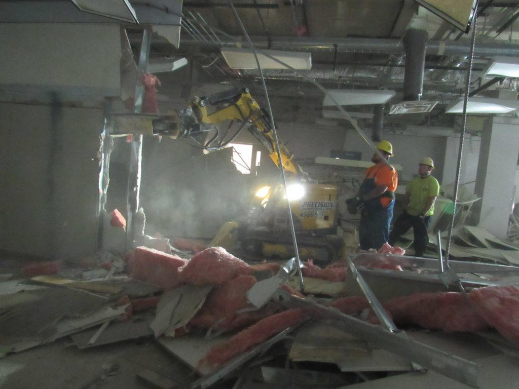 Demoliciones interiores de alta gama en Calafell gracias a la compañía EcoServeis