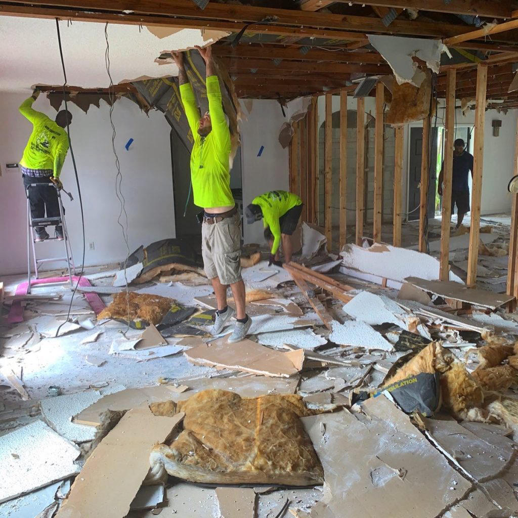 Cómo EcoServeis se asegura de que todos los residuos de derribos y demoliciones interiores sean gestionados adecuadamente